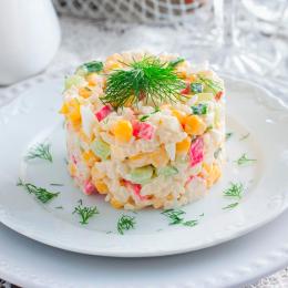 Салат с крабовыми палочками Салат с крабовыми палочками