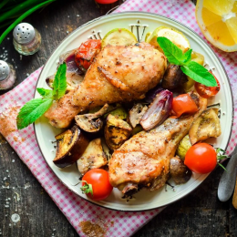 Курица с тушеными овощами Курица с тушеными овощами