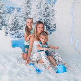 Годовой абонемент взрослый + 1 ребенок (до 8 лет) Годовой абонемент взрослый + 1 ребенок (до 8 лет)