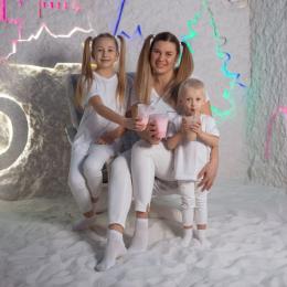 Взрослый (с 18 лет) + 1 ребенок (до 8 лет) 12 сеансов Взрослый (с 18 лет) + 1 ребенок (до 8 лет) 12 сеансов